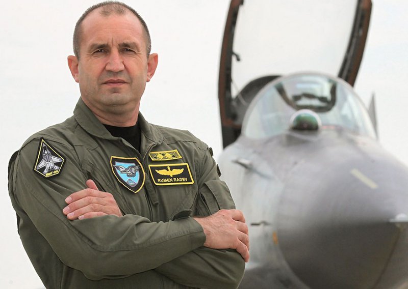 Pogledajte kako novi bugarski predsjednik izvodi vratolomije u MiG-u 29