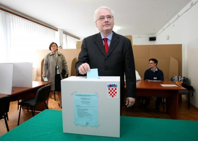 Hoće li Josipović morati raspustiti Sabor zbog referenduma?