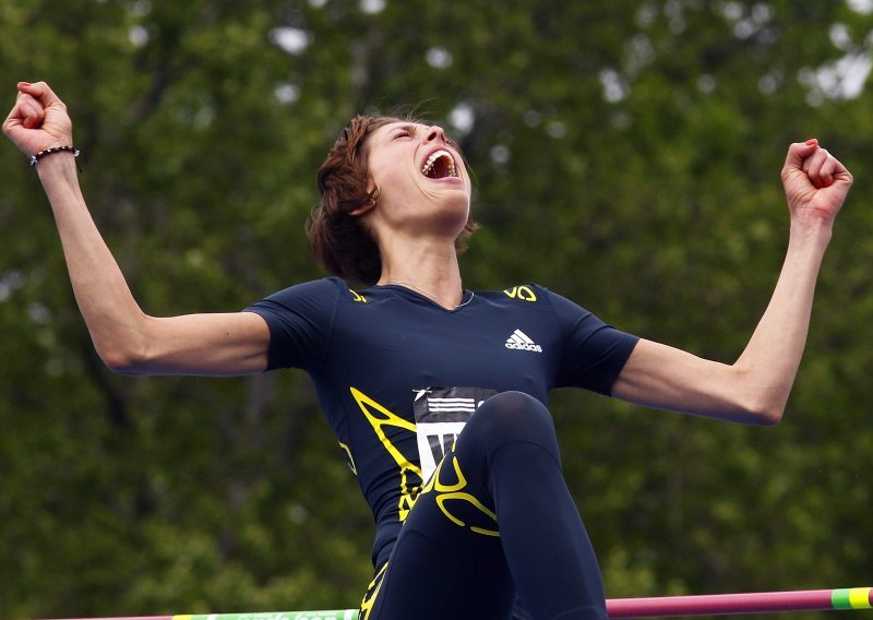 Vlasic clears 2 metres in Buehl