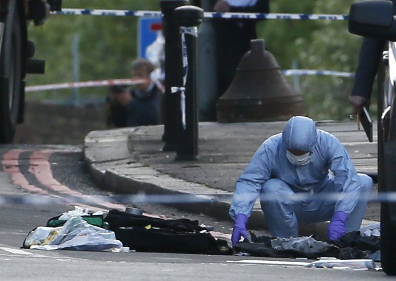 Brutalno smaknut mačetom na ulici u Londonu