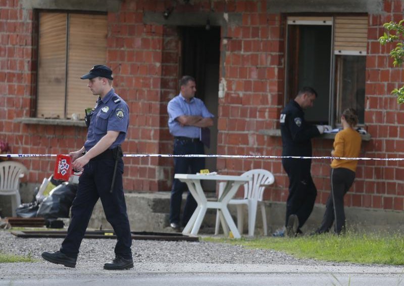 Zapalio sebe, dijete, oca i dva policajca!