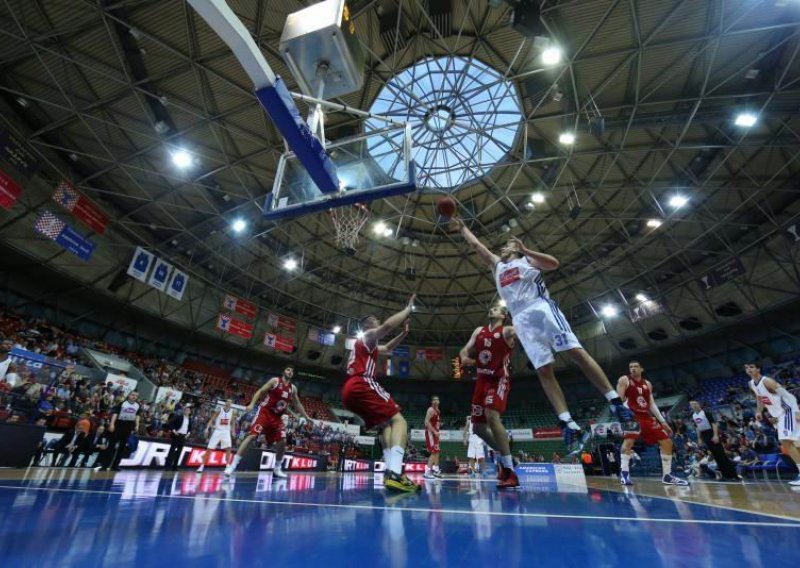 Cibona s 'plus 25' otvorila polufinalnu seriju