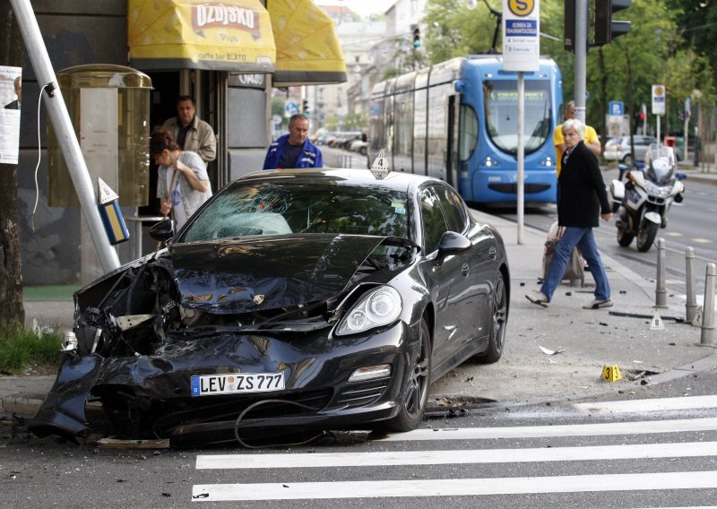 Jedan teško ozlijeđeni u sudaru u Zagrebu