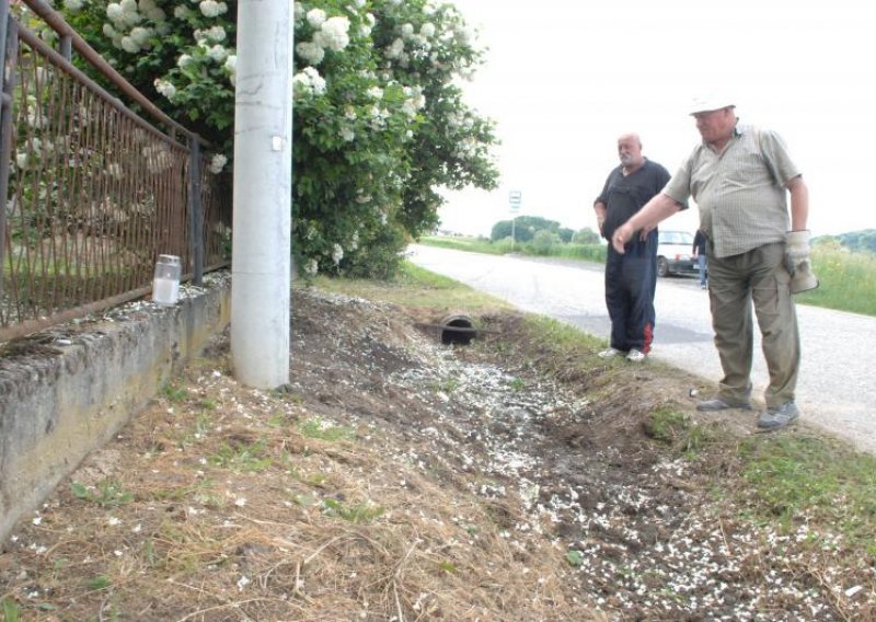 Pijani mladić suputnicu odvezao u smrt