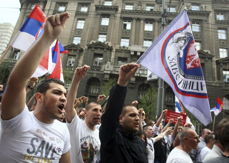 Disgruntled Kosovo Serbs protest against deal in Belgrade