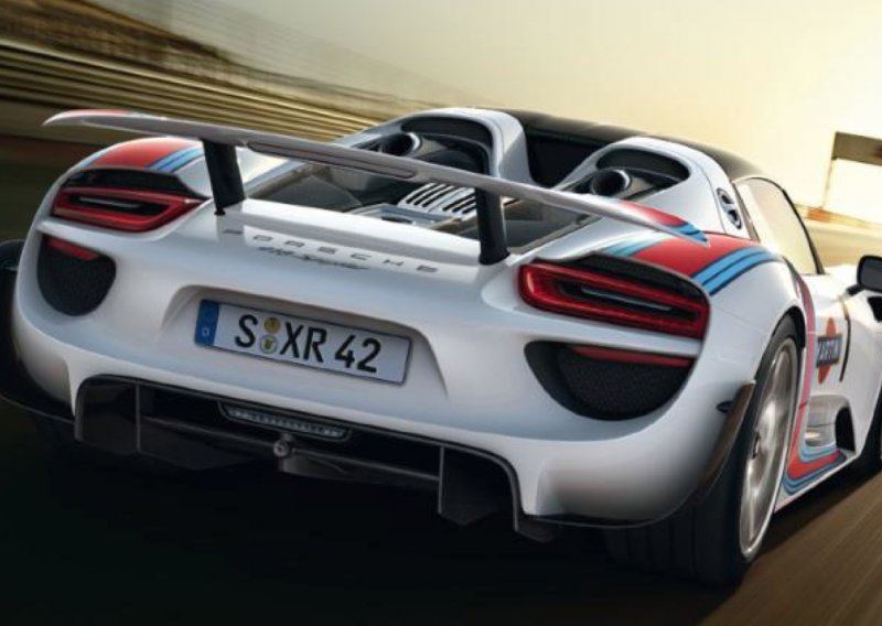 Porscheu na internet procurila brošura 918 Spydera