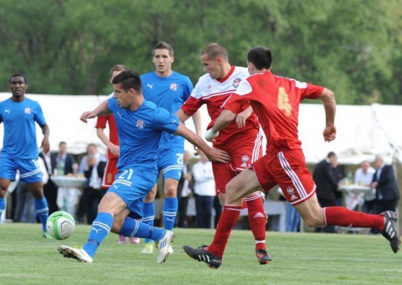 Dinamo s četiri gola Dinari 'čestitao' 100. rođendan