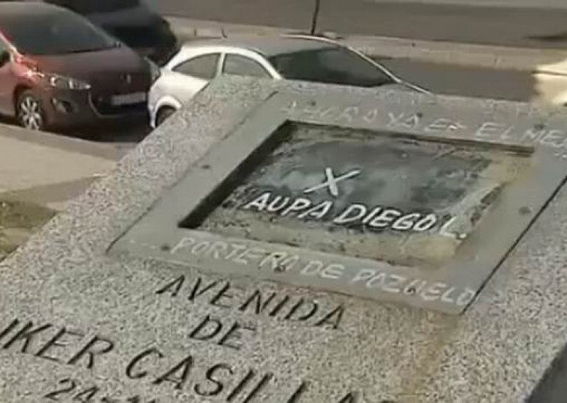 'Krtici' Casillasu navijači uništili spomenik