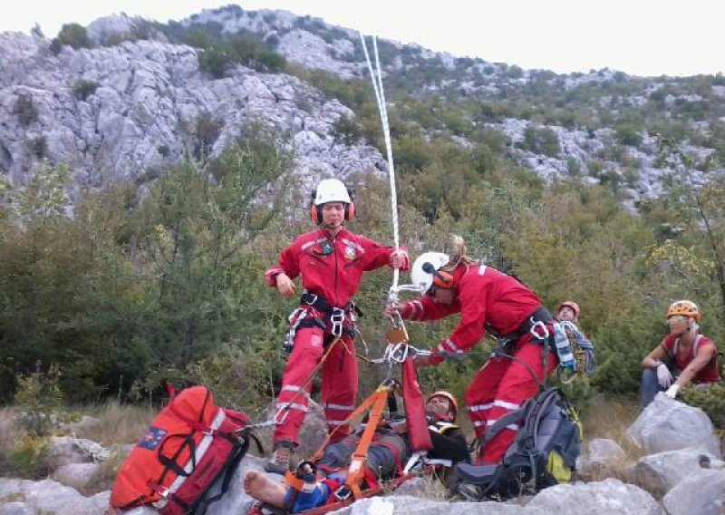 Croatian Mountain Rescue Service receives award in Cardiff