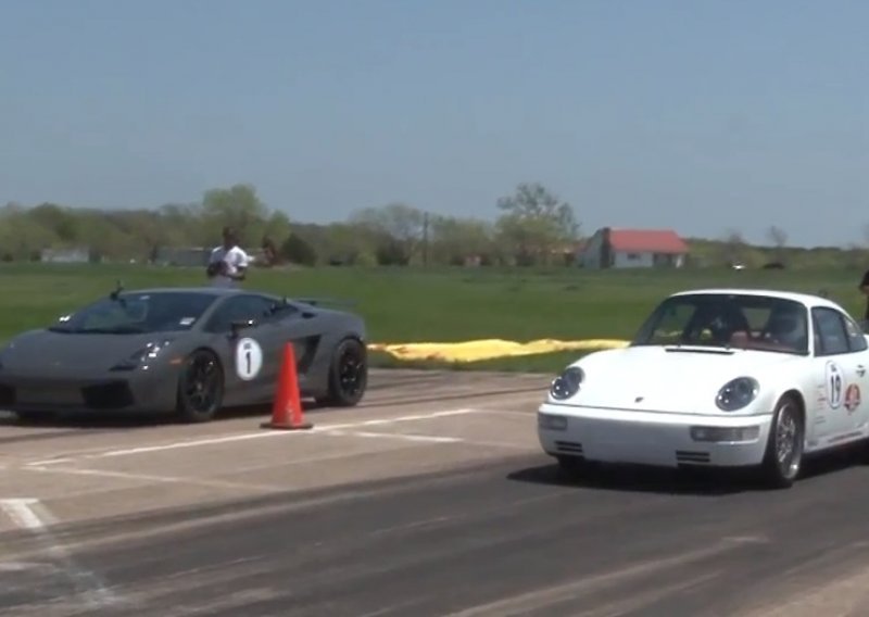 Pogledajte kako 19 godina star Porsche mete asfalt konkurencijom