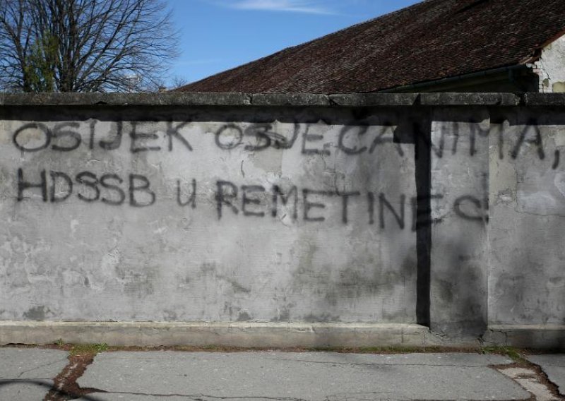 Grafiti s žestokim porukama protiv HDSSB-a