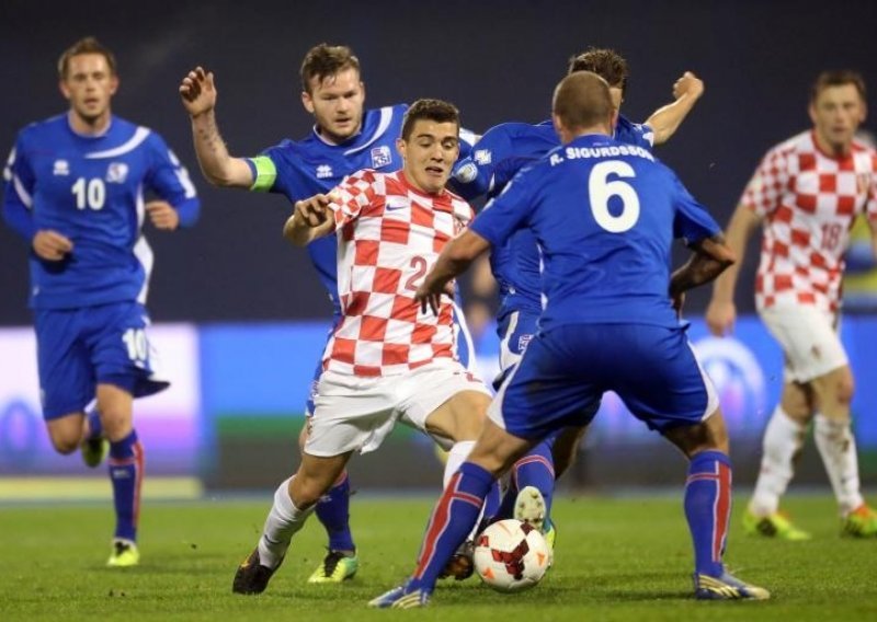 Brozović zabio i drugi put, Hrvatska slomila Island!