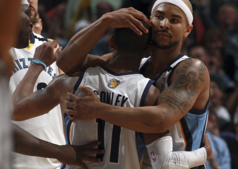 Conley i Memphis šokirali Spurse, Jazzeri opet dobili