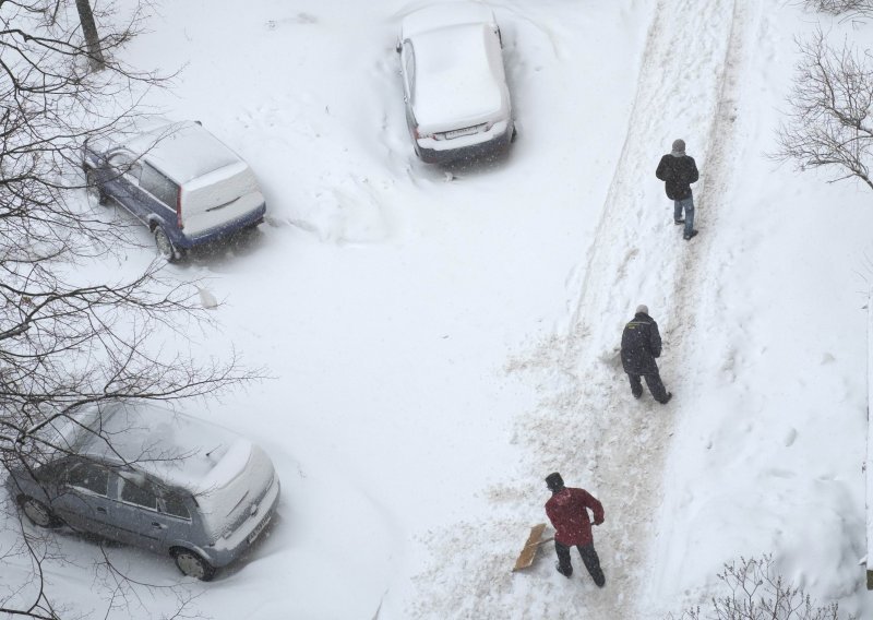 Nevrijeme u srednjoj Europi u Moskvi 65 cm snijega
