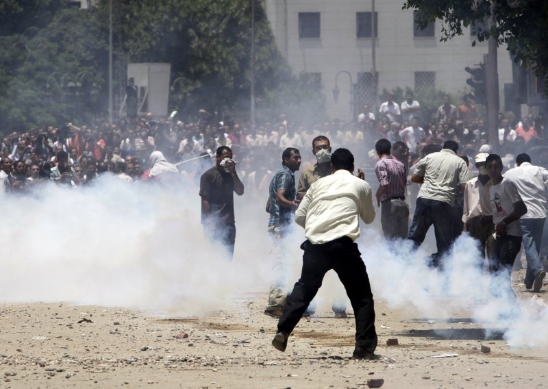 50 ozlijeđenih u sukobima u Kairu
