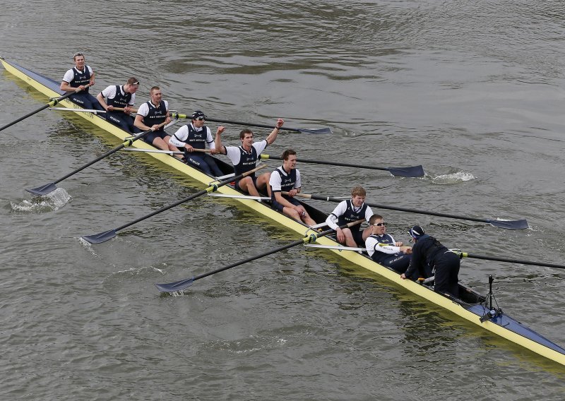 Oxford pobijedio Cambridge na tradicionalnoj utrci