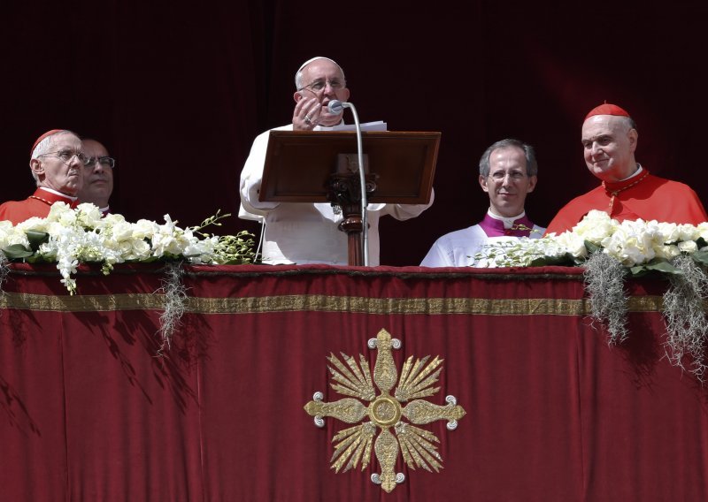 Urbi et orbi bez tradicionalne Papine čestitke na brojnim svjetskim jezicima