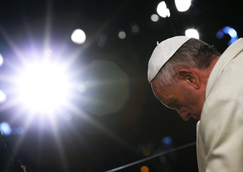 Papa traži potpunu eliminaciju nuklearnog oružja