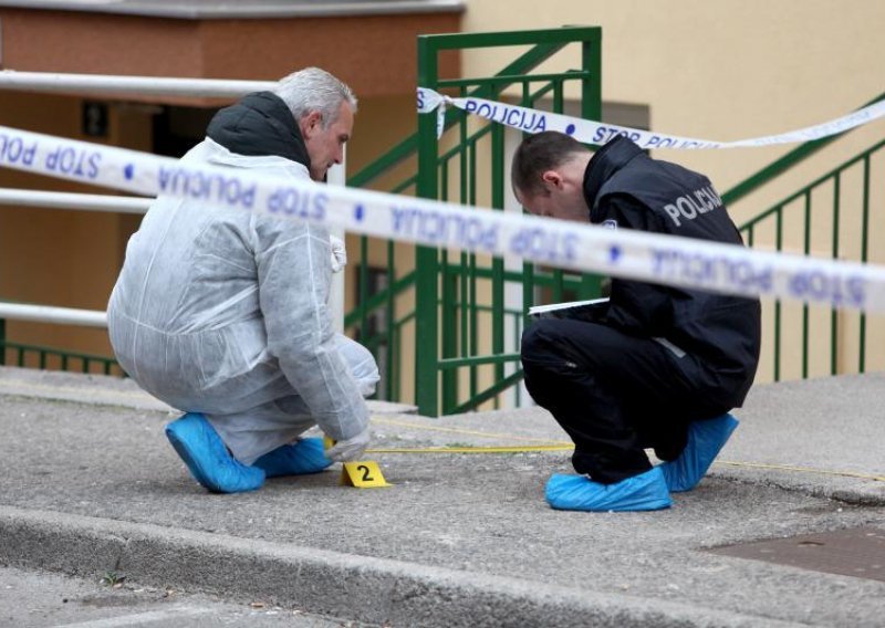 Ozlijeđeni muškarac pronađen na cesti podlegao ozljedama