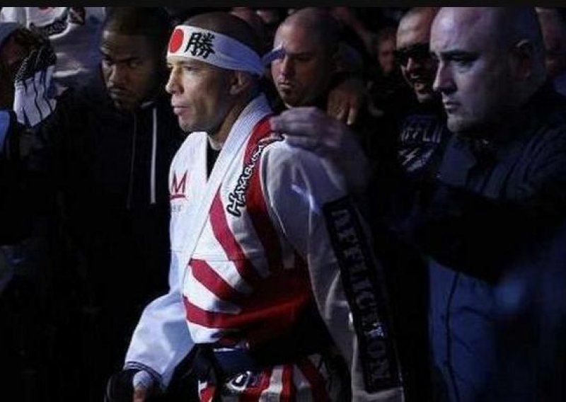 UFC-ov prvak izazvao skandal obilježjima 'ratnih zločinaca'