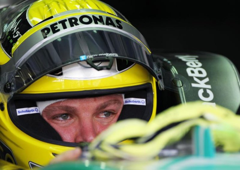 Mercedes uspio zauzdati ogorčenog Rosberga