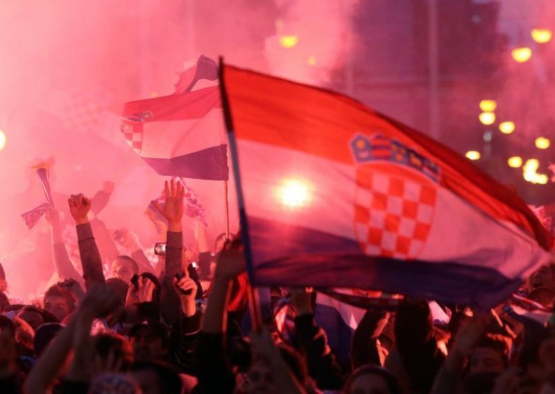 Pobjedu Hrvatske navijači vatreno slavili diljem zemlje