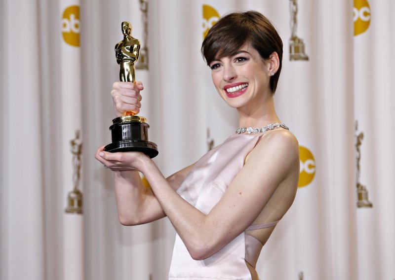 Zašto plače Anne Hathaway