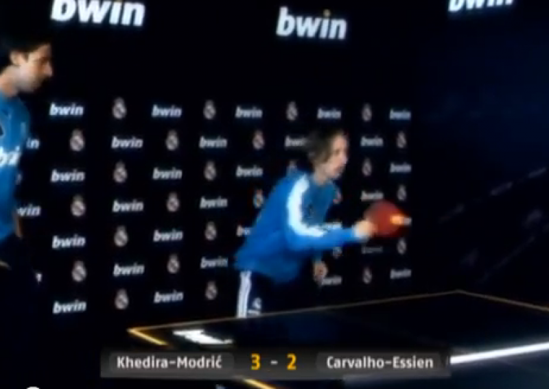 Luka Modrić pobjeđuje i sa stolnoteniskim reketom