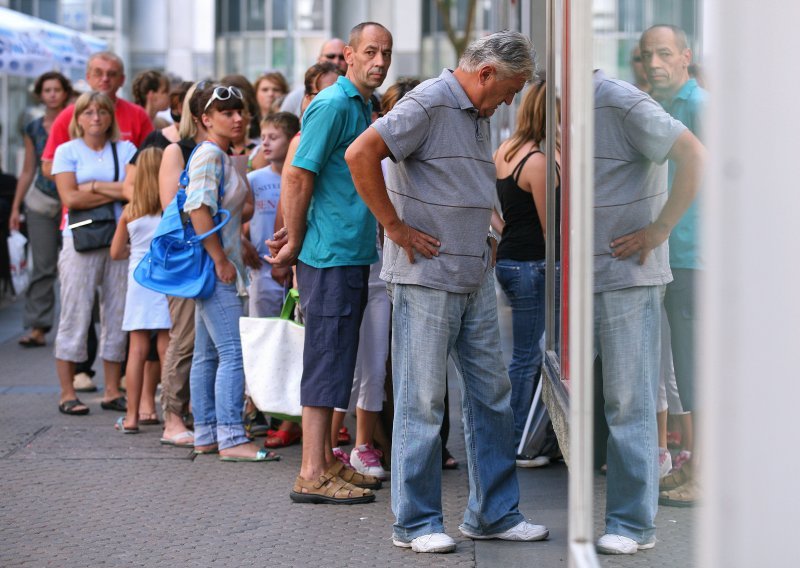 Roditelji na rubu živaca prijetili prodavačicama