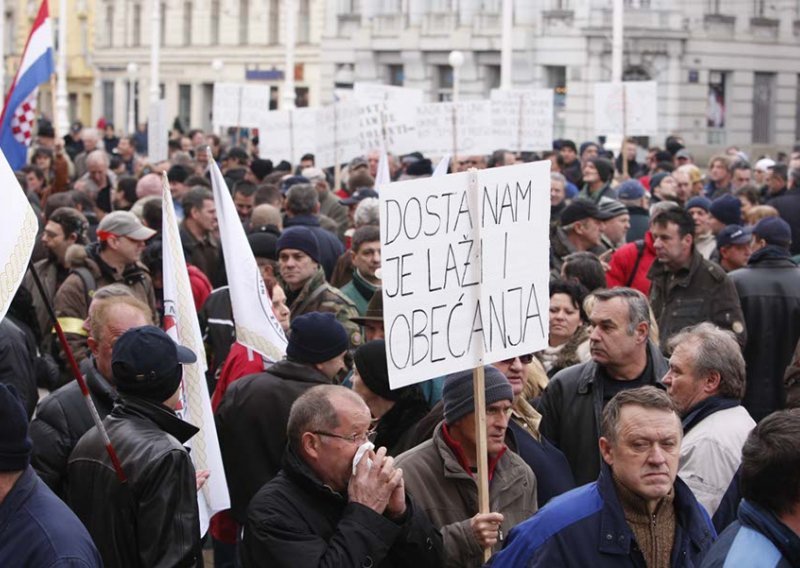 Što radnici bez sedam plaća danas misle o Ivi Josipoviću?