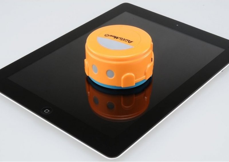 Robot čisti tablete i smartphone