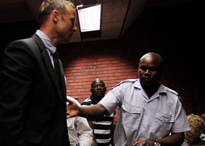 Utučeni Oscar Pistorius 'pukao' i rasplakao se pred sucem!