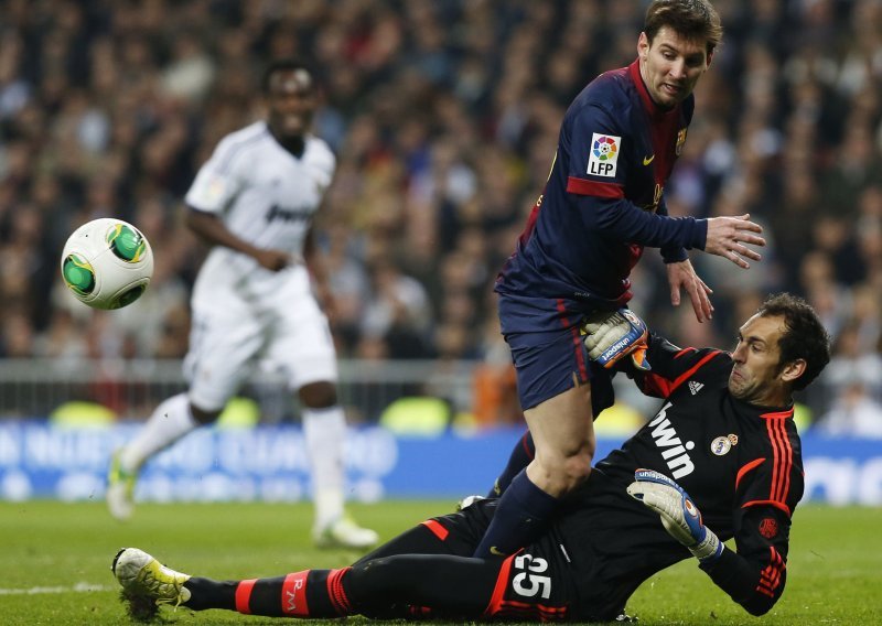 Službeno: Messi produžio ugovor s Barcelonom