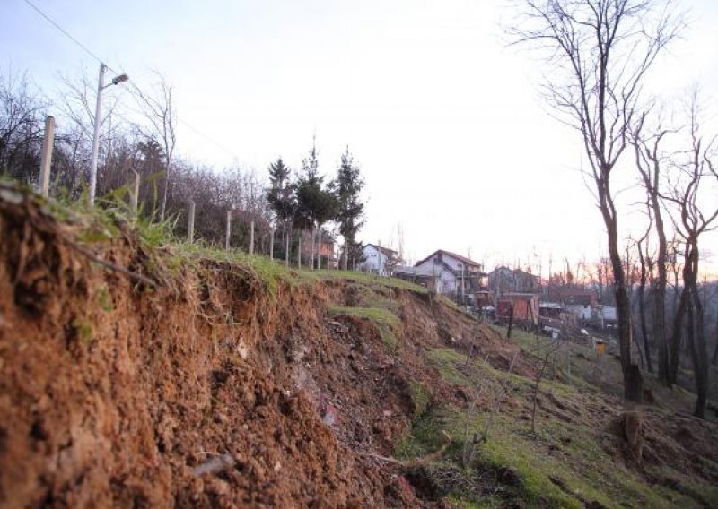 Odron zemlje u Črnici umalo odnio crkvu