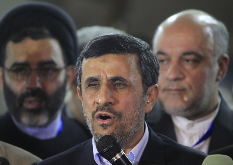 Ahmadinedžad osporava diskvalifikaciju svog suradnika
