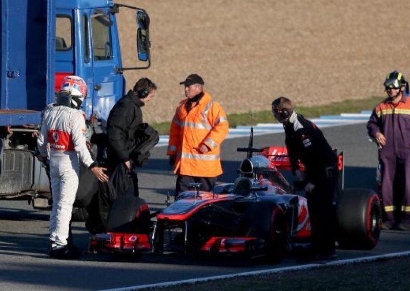 Počelo je: McLaren skoro sekundu brži od svih!