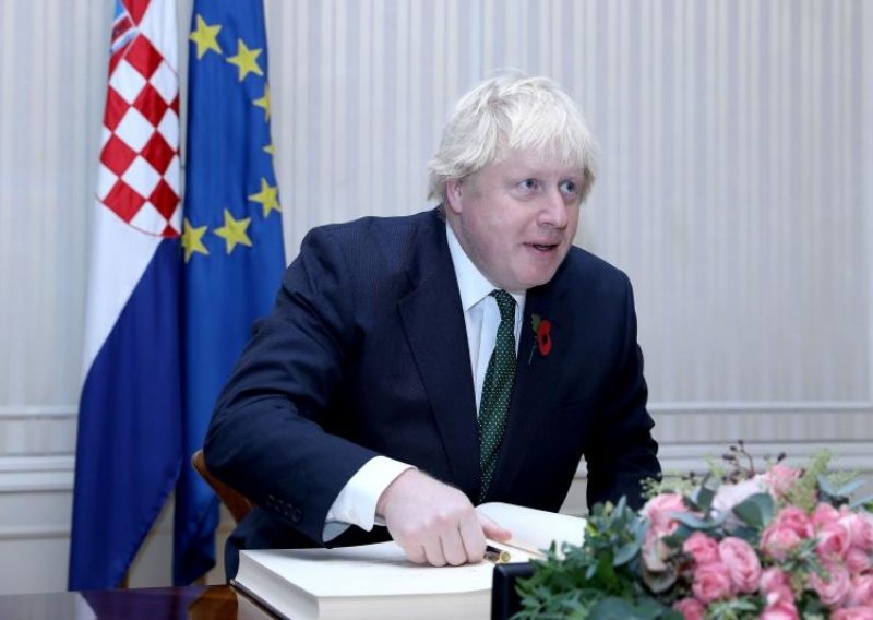 Boris Johnson: BiH mora provesti reforme, političari se moraju odgovorno ponašati
