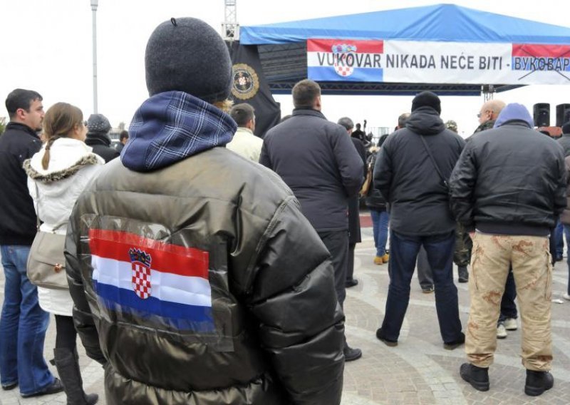 Protest begins against bilingualism in Vukovar