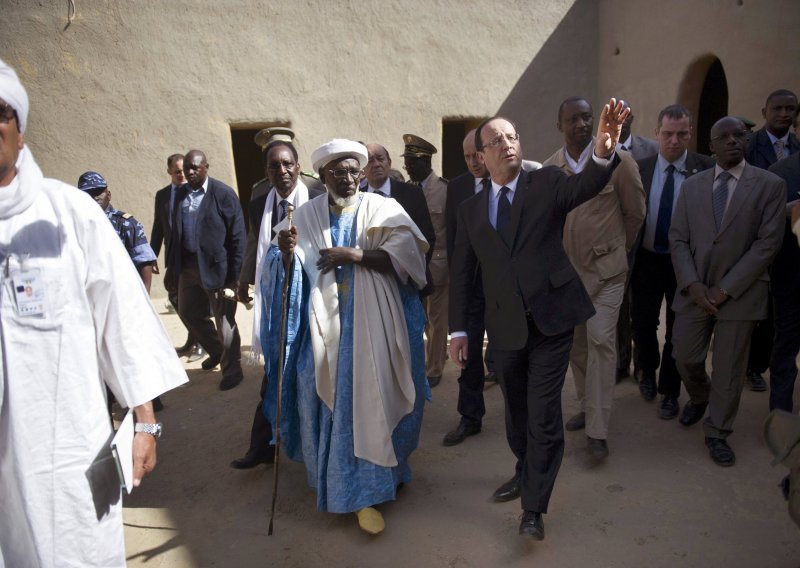 Hollande u višesatnom posjetu Maliju