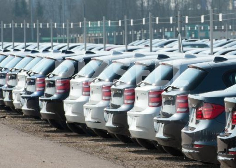 U pet mjeseci u Hrvatskoj prodano 17 posto više automobila nego lani