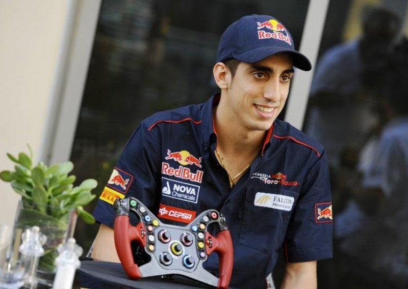 Buemi i dalje ostaje test vozač u Red Bullu