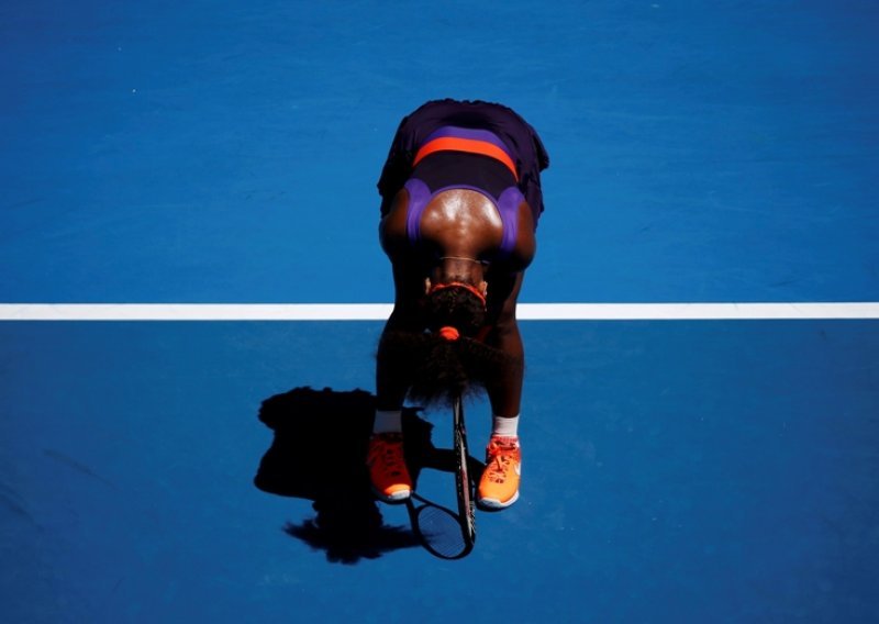 Sestre Williams zaustavljene, Serena ozlijeđena?