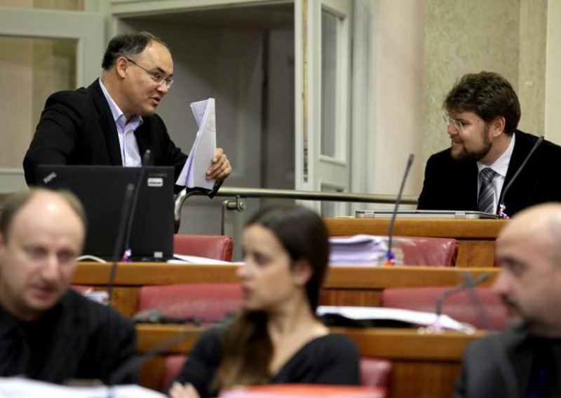 'Pacijente u pulsku bolnicu, a ne tjerati ih'