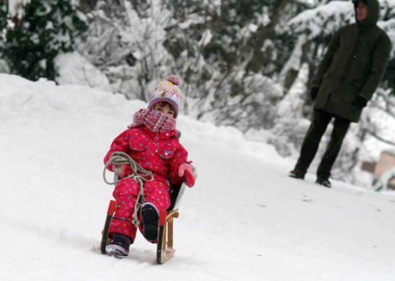 Preko noći bi moglo pasti 20 centimetara snijega