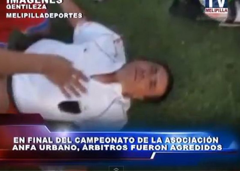Navijači i igrači u Čileu brutalno pretukli suce