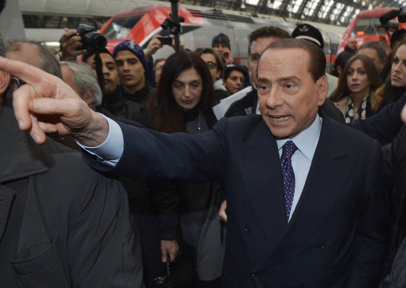Utučeni Berlusconi: Pato mi je obećao da se vraća, ali…