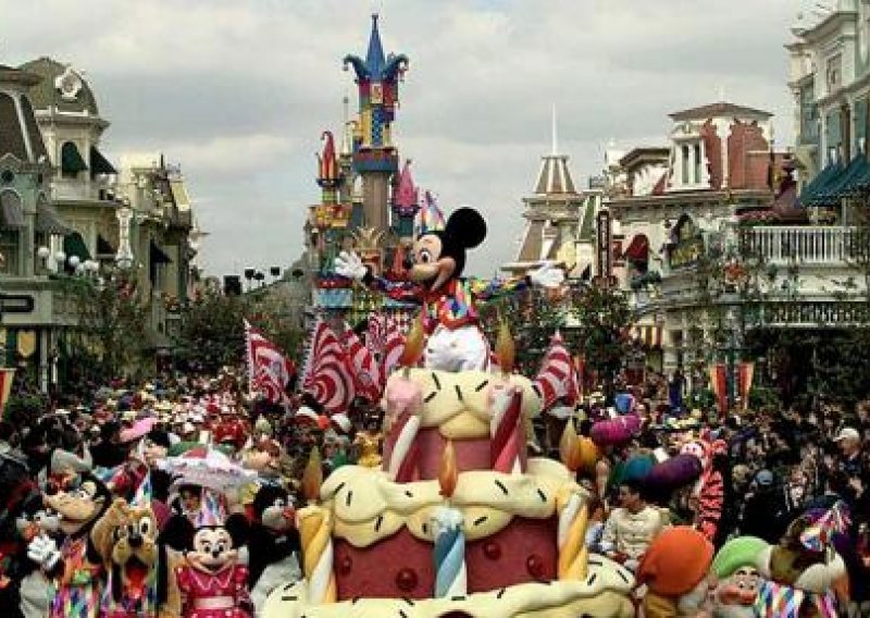 U nesreći u Eurodisneyju ozlijeđene četiri osobe