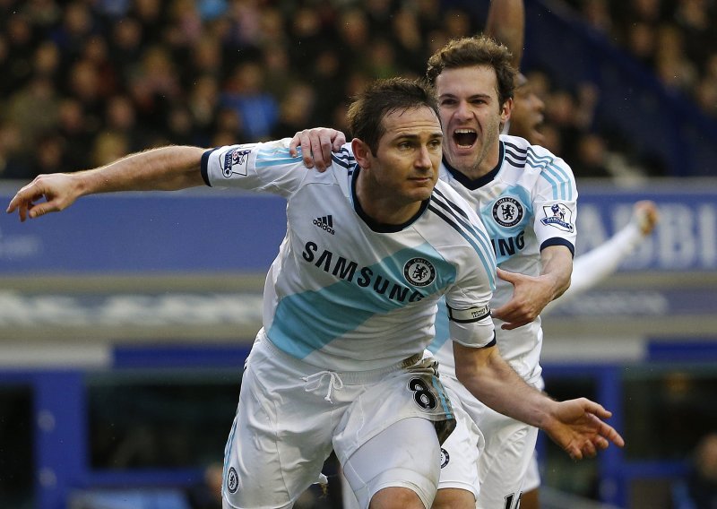 Jelavić pogađao stative, Lampard izvukao Chelsea