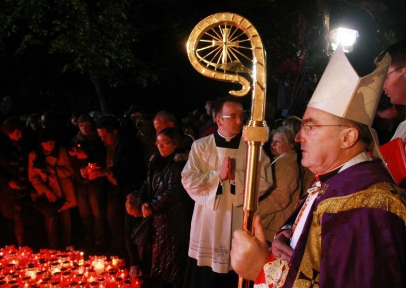 Archbishop of Zagreb celebrates Christmas Mass