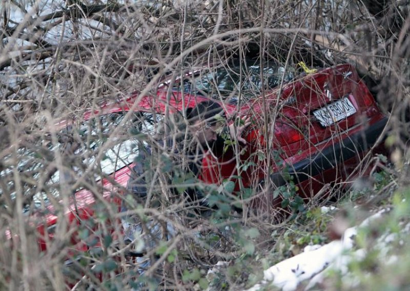 Sletio automobilom u Koranu i utopio se